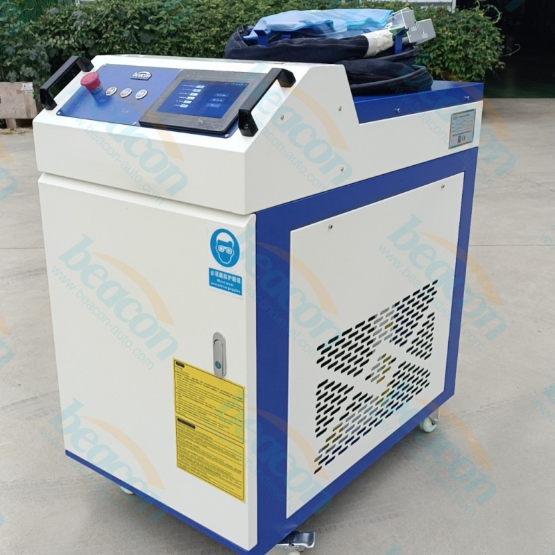 {LS-C 2000W Handheld Fiber Laser Cleaning Machine for Metal Rust and Paint Removal}