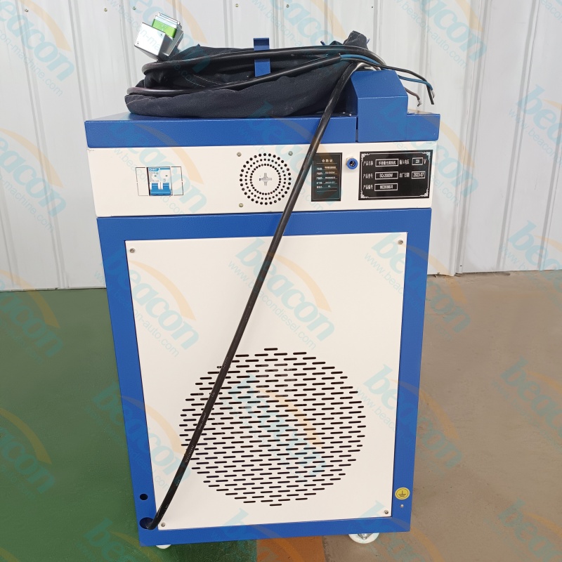 {LS-C 2000W Handheld Fiber Laser Cleaning Machine for Metal Rust and Paint Removal}