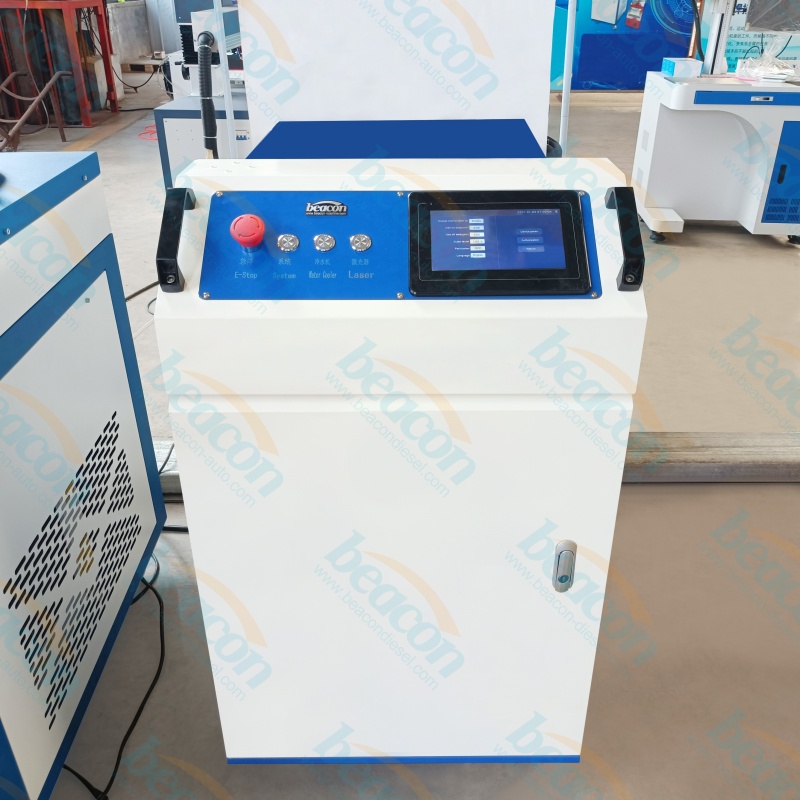 {LS-C 2000W Handheld Fiber Laser Cleaning Machine for Metal Rust and Paint Removal}