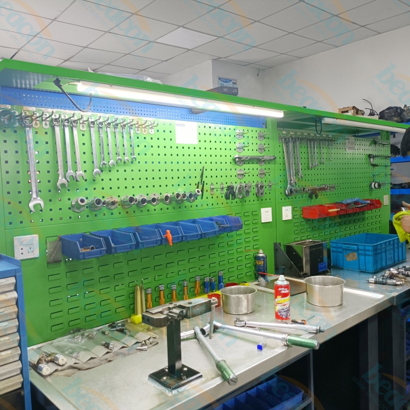 Industrial Maintenance Bench, Heavy Duty Service Workstation, Engine Tool Table